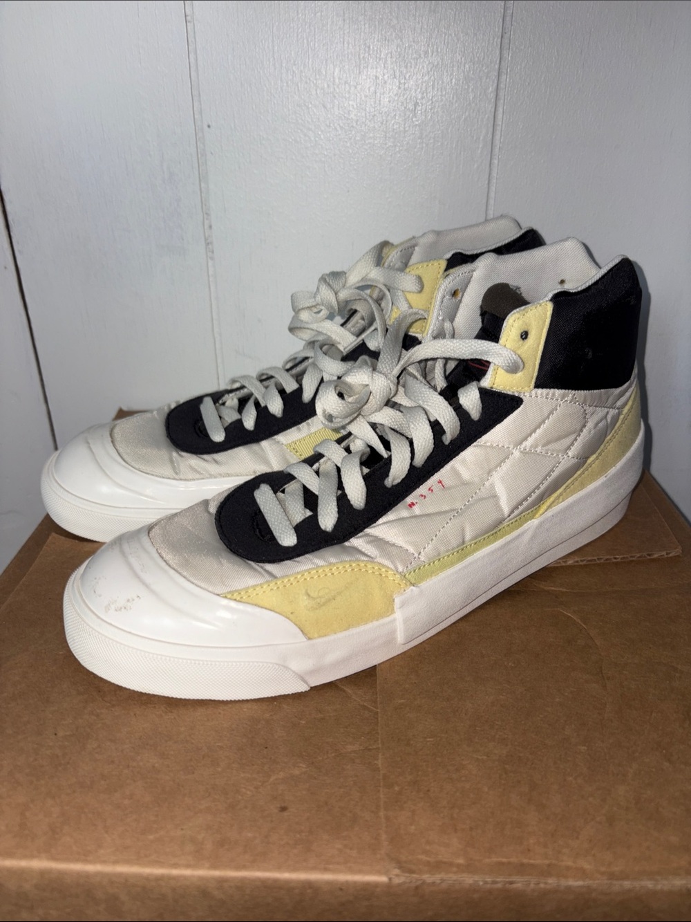 Nike Men's High-Top Blazers in size 10